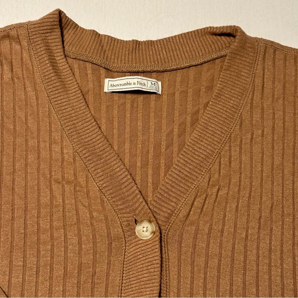 A&F Lightweight Ribbed Knit Cropped Cardigan - Picture 8 of 8